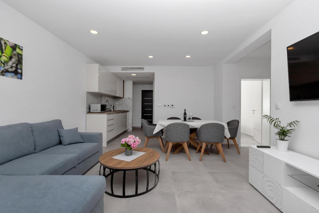 Central Beach Apartments Tučepi エクステリア 写真