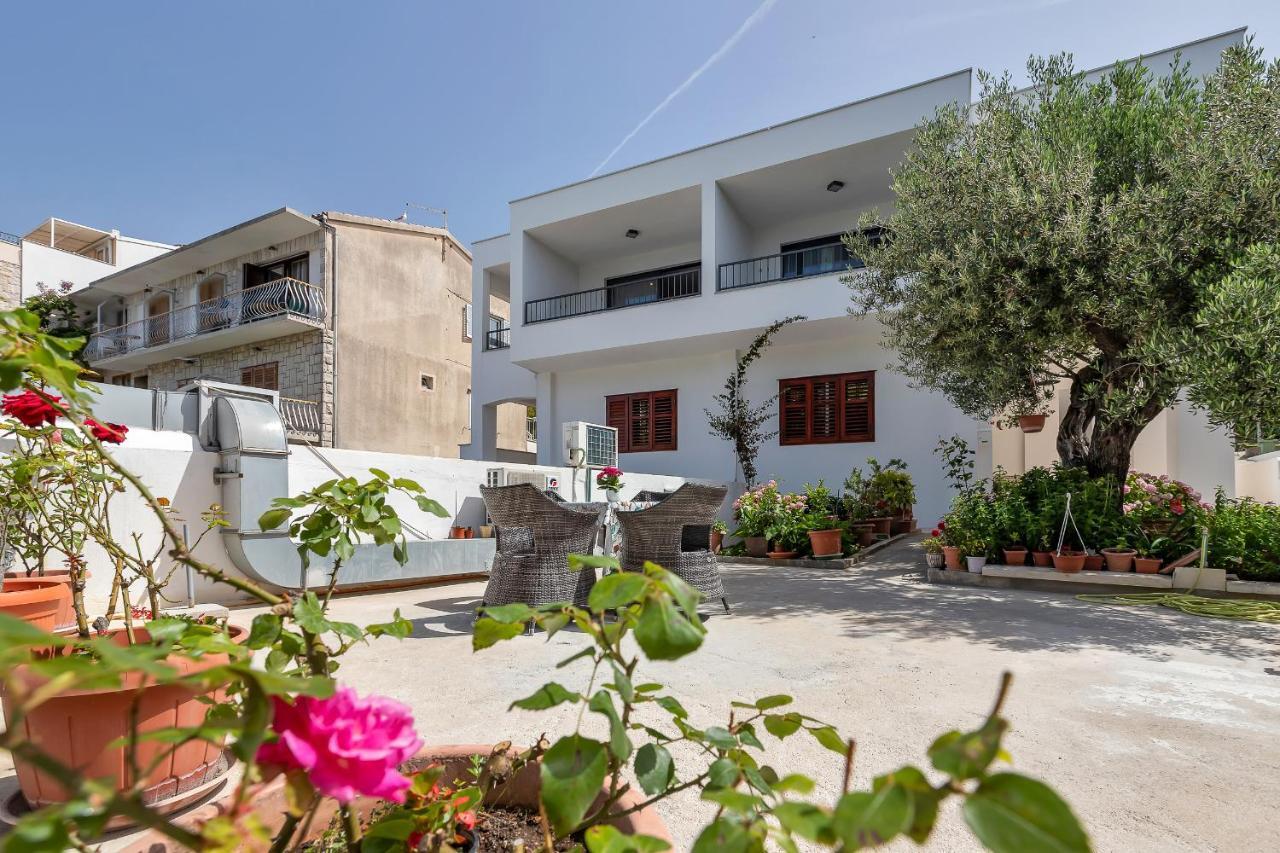 Central Beach Apartments Tučepi エクステリア 写真