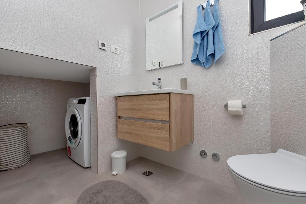 Central Beach Apartments Tučepi エクステリア 写真