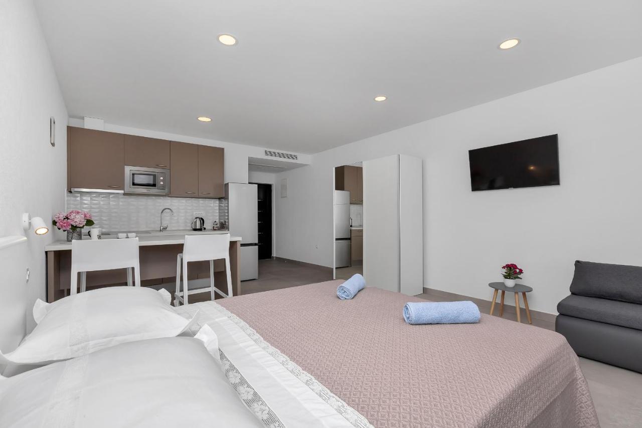 Central Beach Apartments Tučepi エクステリア 写真