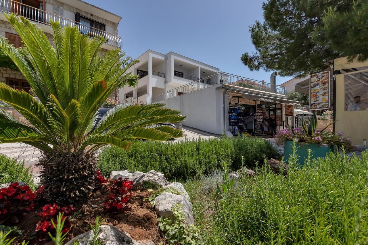 Central Beach Apartments Tučepi エクステリア 写真